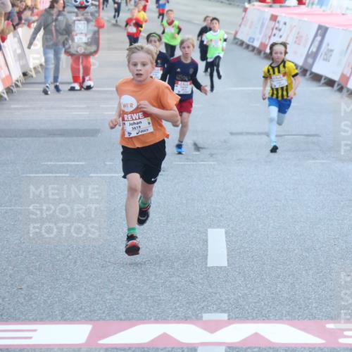 27.04.2024 - Das Zehntel Lena Gebhardt http://msf.ph/oto/6131107 27.04.2024 08:50:13 Ziel 1326, 3169, 3238, 3241, 3453, 3619, 3764, 3784, 3819 meine-sportfotos.de
