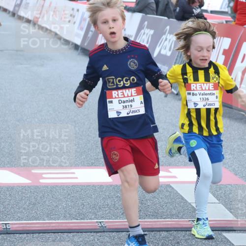 27.04.2024 - Das Zehntel Lena Gebhardt http://msf.ph/oto/6131155 27.04.2024 08:50:17 Ziel 1326, 3169, 3238, 3241, 3453, 3619, 3764, 3784, 3819 meine-sportfotos.de