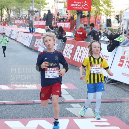 27.04.2024 - Das Zehntel Lena Gebhardt http://msf.ph/oto/6131187 27.04.2024 08:50:18 Ziel 1326, 3169, 3238, 3241, 3453, 3764, 3784, 3819 meine-sportfotos.de