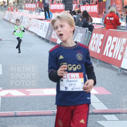 27.04.2024 - Das Zehntel Lena Gebhardt http://msf.ph/oto/6131250 27.04.2024 08:50:18 Ziel 1326, 3169, 3238, 3241, 3453, 3764, 3784, 3819 meine-sportfotos.de