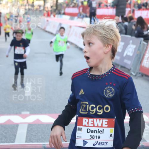 27.04.2024 - Das Zehntel Lena Gebhardt http://msf.ph/oto/6131293 27.04.2024 08:50:19 Ziel 1326, 3169, 3238, 3241, 3453, 3764, 3784, 3819 meine-sportfotos.de