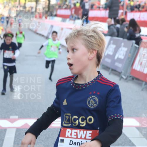 27.04.2024 - Das Zehntel Lena Gebhardt http://msf.ph/oto/6131304 27.04.2024 08:50:19 Ziel 1326, 3169, 3238, 3241, 3453, 3764, 3784, 3819 meine-sportfotos.de