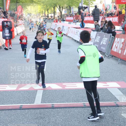 27.04.2024 - Das Zehntel Lena Gebhardt http://msf.ph/oto/6131408 27.04.2024 08:50:22 Ziel 2167, 3169, 3238, 3241, 3453, 3704, 3764, 3778, 3784 meine-sportfotos.de
