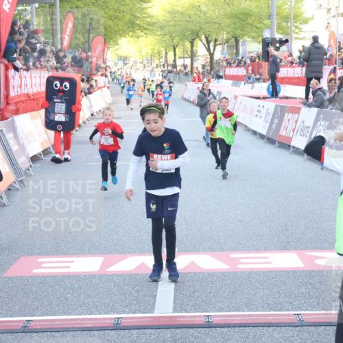 27.04.2024 - Das Zehntel Lena Gebhardt http://msf.ph/oto/6131444 27.04.2024 08:50:23 Ziel 2167, 3169, 3238, 3241, 3453, 3704, 3764, 3769, 3778, 3784 meine-sportfotos.de