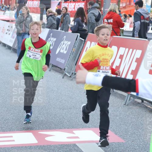 27.04.2024 - Das Zehntel Lena Gebhardt http://msf.ph/oto/6131549 27.04.2024 08:50:25 Ziel 2014, 2167, 3169, 3238, 3453, 3641, 3704, 3764, 3769, 3778, 3784, 3846 meine-sportfotos.de