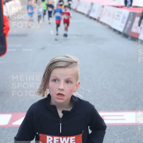 27.04.2024 - Das Zehntel Lena Gebhardt http://msf.ph/oto/6131719 27.04.2024 08:50:28 Ziel 2014, 2167, 3141, 3156, 3238, 3641, 3704, 3769, 3778, 3784, 3846 meine-sportfotos.de