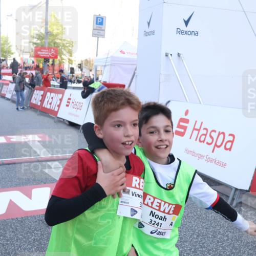 27.04.2024 - Das Zehntel Lena Gebhardt http://msf.ph/oto/6131811 27.04.2024 08:50:30 Ziel 2014, 2167, 3141, 3156, 3641, 3704, 3769, 3778, 3846 meine-sportfotos.de