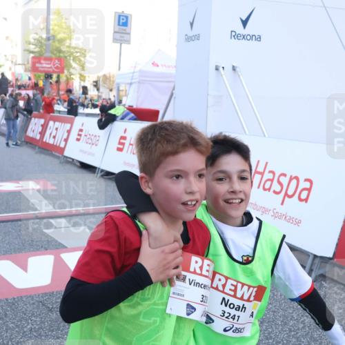 27.04.2024 - Das Zehntel Lena Gebhardt http://msf.ph/oto/6131828 27.04.2024 08:50:30 Ziel 2014, 2167, 3141, 3156, 3641, 3704, 3769, 3778, 3846 meine-sportfotos.de