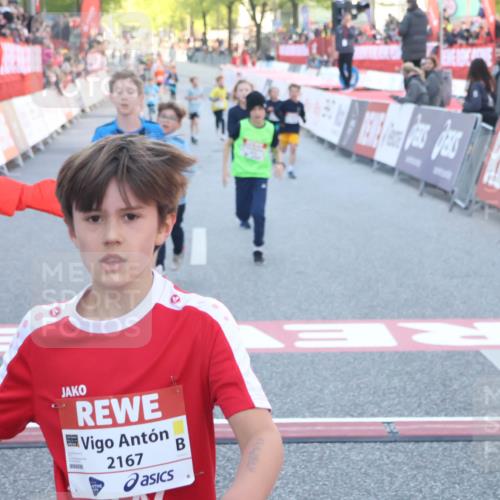 27.04.2024 - Das Zehntel Lena Gebhardt http://msf.ph/oto/6132112 27.04.2024 08:50:35 Ziel 1233, 2014, 2167, 2596, 3043, 3141, 3156, 3472, 3641, 3704, 3769, 3778, 3846 meine-sportfotos.de