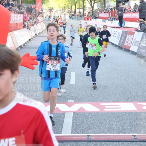 27.04.2024 - Das Zehntel Lena Gebhardt http://msf.ph/oto/6132132 27.04.2024 08:50:36 Ziel 1233, 2014, 2596, 2792, 3043, 3141, 3155, 3156, 3472, 3641, 3704, 3769, 3846 meine-sportfotos.de