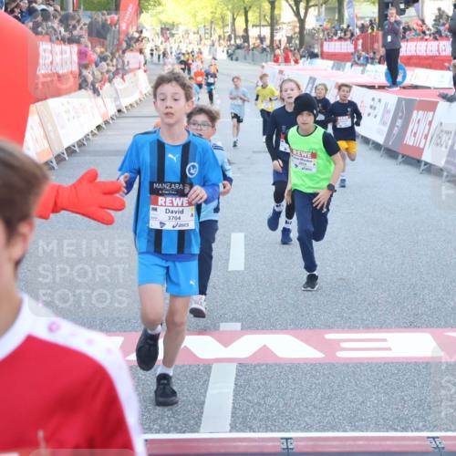 27.04.2024 - Das Zehntel Lena Gebhardt http://msf.ph/oto/6132148 27.04.2024 08:50:36 Ziel 1233, 2014, 2596, 2792, 3043, 3141, 3155, 3156, 3472, 3641, 3704, 3769, 3846 meine-sportfotos.de