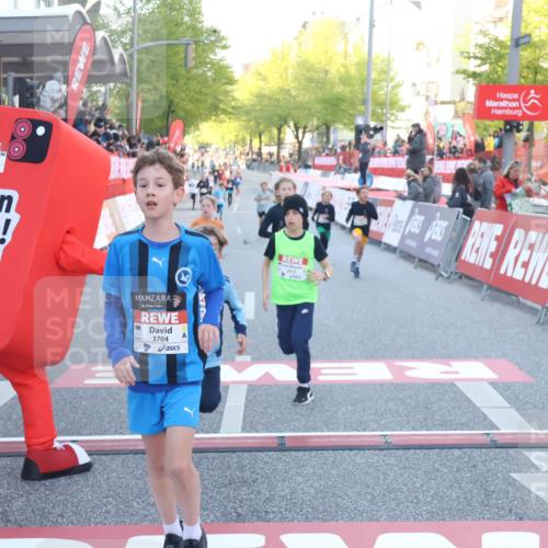 27.04.2024 - Das Zehntel Lena Gebhardt http://msf.ph/oto/6132233 27.04.2024 08:50:37 Ziel 1233, 2014, 2596, 2792, 3043, 3141, 3155, 3156, 3472, 3480, 3641, 3704, 3769, 3775, 3846 meine-sportfotos.de
