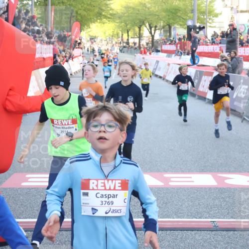 27.04.2024 - Das Zehntel Lena Gebhardt http://msf.ph/oto/6132315 27.04.2024 08:50:38 Ziel 1233, 2014, 2596, 2792, 3043, 3141, 3155, 3156, 3472, 3480, 3641, 3709, 3769, 3775, 3846 meine-sportfotos.de