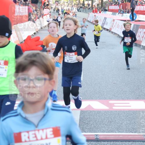 27.04.2024 - Das Zehntel Lena Gebhardt http://msf.ph/oto/6132333 27.04.2024 08:50:38 Ziel 1233, 2014, 2596, 2792, 3043, 3141, 3155, 3156, 3472, 3480, 3641, 3709, 3769, 3775, 3846 meine-sportfotos.de