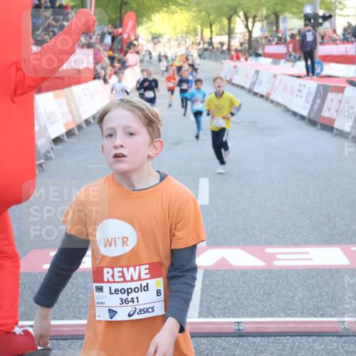27.04.2024 - Das Zehntel Lena Gebhardt http://msf.ph/oto/6132525 27.04.2024 08:50:41 Ziel 1233, 1929, 2596, 2792, 3043, 3141, 3155, 3156, 3472, 3480, 3709, 3775, 3794 meine-sportfotos.de