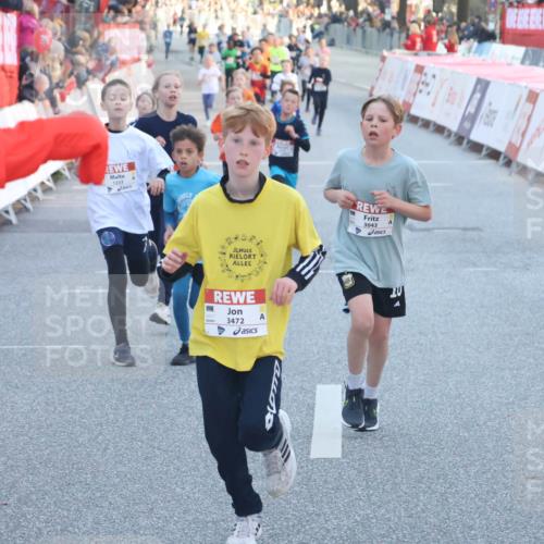 27.04.2024 - Das Zehntel Lena Gebhardt http://msf.ph/oto/6132688 27.04.2024 08:50:43 Ziel 1233, 1553, 1707, 1929, 2596, 2792, 3043, 3152, 3155, 3472, 3480, 3709, 3775, 3794 meine-sportfotos.de
