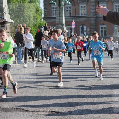 27.04.2024 - Das Zehntel KatJ http://msf.ph/oto/6139070 27.04.2024 08:50:06 Laufen 232, 1998, 4, 2342, 20, 2649 meine-sportfotos.de