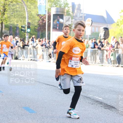 27.04.2024 - Das Zehntel Strokosch-Dieckow http://msf.ph/oto/6159561 27.04.2024 08:50:42 Laufen 1101, 1488, 1500, 1848, 1913, 1934, 2160, 2164, 2307, 2369, 2471, 2949, 3027, 3164, 3432, 3451, 3607, 3614, 3620, 3632, 3858 meine-sportfotos.de