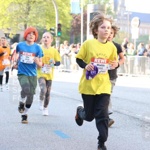 27.04.2024 - Das Zehntel Strokosch-Dieckow http://msf.ph/oto/6159578 27.04.2024 08:50:39 Laufen 1098, 1488, 1848, 1913, 1934, 2160, 2164, 2307, 2369, 2831, 2949, 3027, 3164, 3432, 3451, 3607, 3614, 3620, 3632, 3858 meine-sportfotos.de