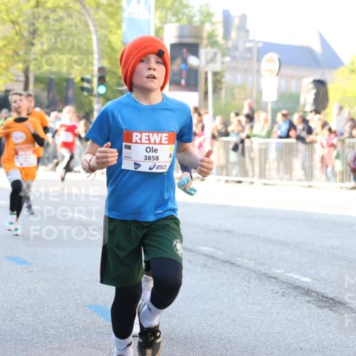 27.04.2024 - Das Zehntel Strokosch-Dieckow http://msf.ph/oto/6159603 27.04.2024 08:50:40 Laufen 1098, 1488, 1500, 1848, 1913, 1934, 2160, 2164, 2307, 2369, 2831, 2949, 3027, 3164, 3432, 3451, 3607, 3614, 3620, 3632, 3858 meine-sportfotos.de