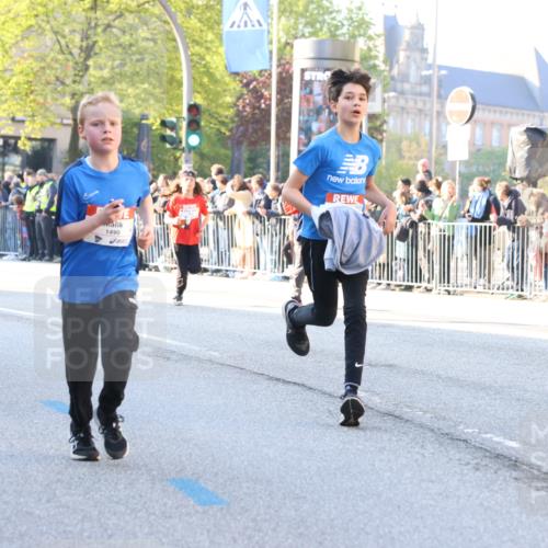 27.04.2024 - Das Zehntel Strokosch-Dieckow http://msf.ph/oto/6159679 27.04.2024 08:50:32 Laufen 1098, 1471, 1488, 1490, 2018, 2580, 2825, 2831, 3164, 3432, 3451, 3620, 3632, 3838, 3858 meine-sportfotos.de