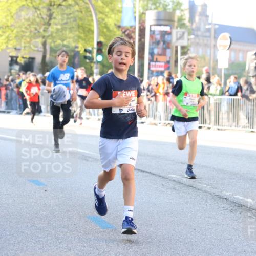 27.04.2024 - Das Zehntel Strokosch-Dieckow http://msf.ph/oto/6159711 27.04.2024 08:50:30 Laufen 1098, 1471, 1488, 1490, 1866, 2018, 2580, 2825, 2831, 3164, 3432, 3451, 3455, 3460, 3620, 3838, 3858 meine-sportfotos.de