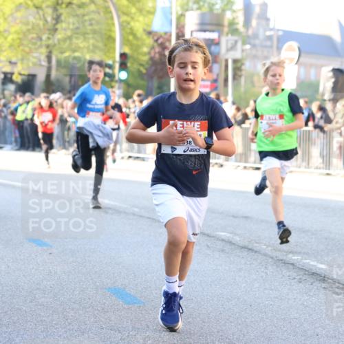 27.04.2024 - Das Zehntel Strokosch-Dieckow http://msf.ph/oto/6159728 27.04.2024 08:50:31 Laufen 1098, 1471, 1488, 1490, 1866, 2018, 2580, 2825, 2831, 3164, 3432, 3451, 3455, 3460, 3620, 3838, 3858 meine-sportfotos.de