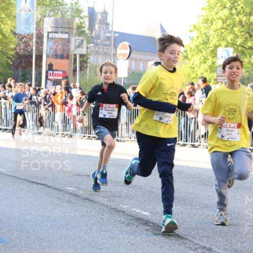 27.04.2024 - Das Zehntel Strokosch-Dieckow http://msf.ph/oto/6159797 27.04.2024 08:50:27 Laufen 1098, 1471, 1490, 1866, 2018, 2345, 2580, 2825, 2831, 3455, 3460, 3838 meine-sportfotos.de