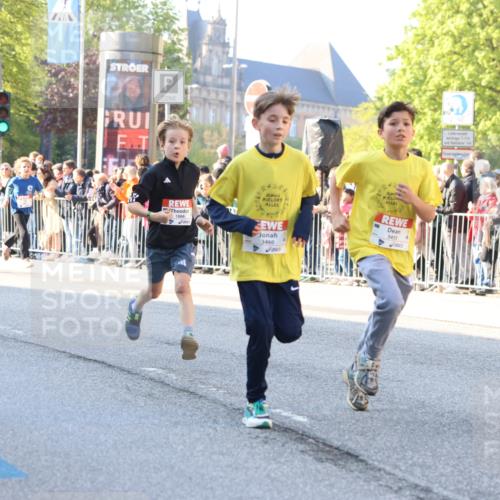 27.04.2024 - Das Zehntel Strokosch-Dieckow http://msf.ph/oto/6159823 27.04.2024 08:50:27 Laufen 1098, 1471, 1490, 1866, 2018, 2345, 2580, 2825, 2831, 3455, 3460, 3838 meine-sportfotos.de