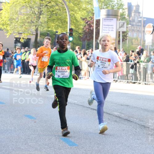 27.04.2024 - Das Zehntel Strokosch-Dieckow http://msf.ph/oto/6160066 27.04.2024 08:50:08 Laufen 1230, 1497, 1552, 1553, 1584, 1596, 1661, 1929, 2114, 2360, 2679, 3030, 3112, 3145, 3473, 3705, 3706, 3833 meine-sportfotos.de