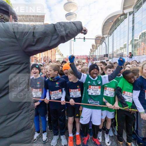 27.04.2024 - Das Zehntel Michael Strokosch http://msf.ph/oto/6174479 27.04.2024 08:16:14 Allgemein zum Event 3163, 3175, 3161, 3038, 1650, 1661, 3173, 3156 meine-sportfotos.de