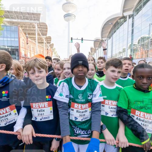 27.04.2024 - Das Zehntel Michael Strokosch http://msf.ph/oto/6174494 27.04.2024 08:16:16 Allgemein zum Event 63, 3175, 3161, 3038, 1650, 1661 meine-sportfotos.de