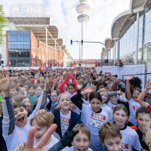 27.04.2024 - Das Zehntel Michael Strokosch http://msf.ph/oto/6174602 27.04.2024 08:16:29 Allgemein zum Event 1232, 1218, 90, 9, 15, 25, 19, 37 meine-sportfotos.de
