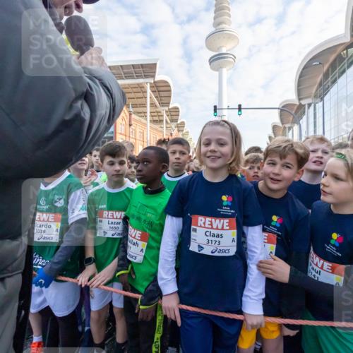 27.04.2024 - Das Zehntel Michael Strokosch http://msf.ph/oto/6174732 27.04.2024 08:17:06 Allgemein zum Event 3038, 1650, 51, 3173, 0, 3162, 141 meine-sportfotos.de