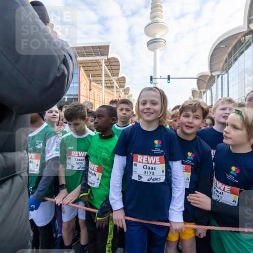 27.04.2024 - Das Zehntel Michael Strokosch http://msf.ph/oto/6174743 27.04.2024 08:17:06 Allgemein zum Event 1650, 51, 3173, 3141, 3162 meine-sportfotos.de