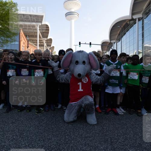 27.04.2024 - Das Zehntel Michael Strokosch http://msf.ph/oto/6174800 27.04.2024 08:29:40 Allgemein zum Event 3178, 3177, 3038, 3173, 3165, 1, 1645 meine-sportfotos.de