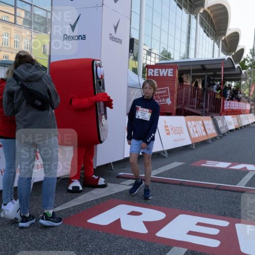 27.04.2024 - Das Zehntel Michael Strokosch http://msf.ph/oto/6175163 27.04.2024 08:47:44 Allgemein zum Event 33333, 33333, 1333, 2443, 444 meine-sportfotos.de