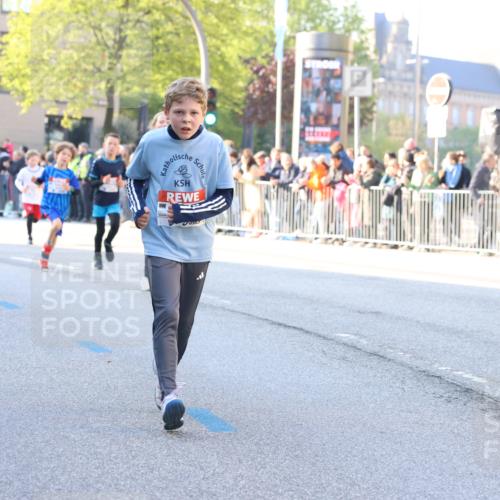 27.04.2024 - Das Zehntel Strokosch-Dieckow http://msf.ph/oto/6209270 27.04.2024 08:49:53 Laufen 1233, 1707, 2014, 2354, 2596, 2792, 3043, 3141, 3152, 3155, 3156, 3480, 3709, 3775, 3794 meine-sportfotos.de