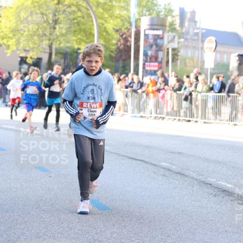 27.04.2024 - Das Zehntel Strokosch-Dieckow http://msf.ph/oto/6209274 27.04.2024 08:49:53 Laufen 1233, 1707, 2014, 2354, 2596, 2792, 3043, 3141, 3152, 3155, 3156, 3480, 3709, 3775, 3794 meine-sportfotos.de