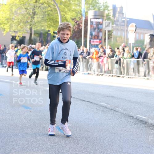 27.04.2024 - Das Zehntel Strokosch-Dieckow http://msf.ph/oto/6209278 27.04.2024 08:49:53 Laufen 1233, 1707, 2014, 2354, 2596, 2792, 3043, 3141, 3152, 3155, 3156, 3480, 3709, 3775, 3794 meine-sportfotos.de