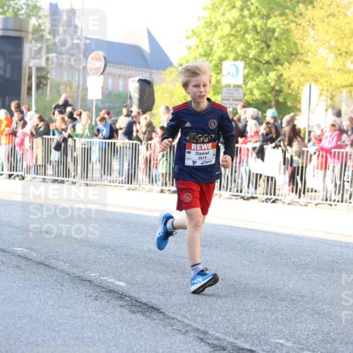 27.04.2024 - Das Zehntel Strokosch-Dieckow http://msf.ph/oto/6209431 27.04.2024 08:49:26 Laufen 1326, 3238, 3241, 3453, 3784, 3819 meine-sportfotos.de