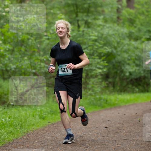 05.05.2024 - 7. Wedeler Halbmarathon Michael Strokosch http://msf.ph/oto/6220880 05.05.2024 10:38:11 Laufen 421, 2 meine-sportfotos.de