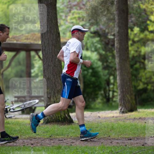 05.05.2024 - 7. Wedeler Halbmarathon Michael Strokosch http://msf.ph/oto/6220948 05.05.2024 10:42:48 Laufen  meine-sportfotos.de