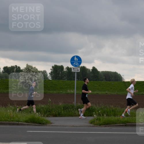 05.05.2024 - 7. Wedeler Halbmarathon Michael Strokosch http://msf.ph/oto/6220975 05.05.2024 10:55:01 Laufen  meine-sportfotos.de