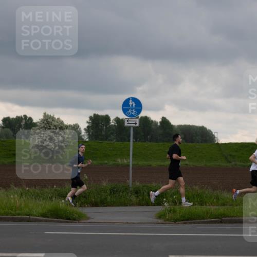 05.05.2024 - 7. Wedeler Halbmarathon Michael Strokosch http://msf.ph/oto/6220976 05.05.2024 10:55:01 Laufen  meine-sportfotos.de