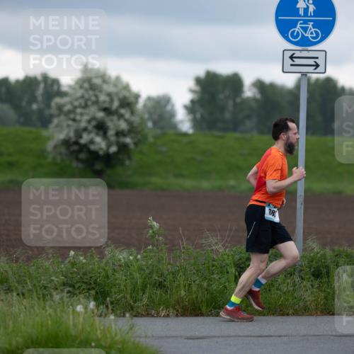 05.05.2024 - 7. Wedeler Halbmarathon Michael Strokosch http://msf.ph/oto/6220993 05.05.2024 10:55:14 Laufen 88 meine-sportfotos.de