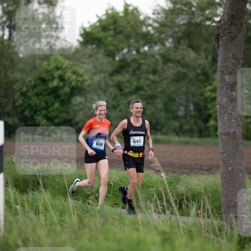 05.05.2024 - 7. Wedeler Halbmarathon Michael Strokosch http://msf.ph/oto/6221001 05.05.2024 10:55:30 Laufen 646, 641 meine-sportfotos.de