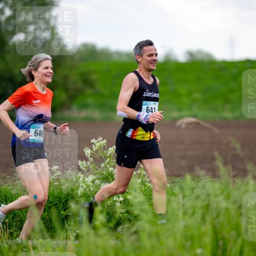 05.05.2024 - 7. Wedeler Halbmarathon Michael Strokosch http://msf.ph/oto/6221008 05.05.2024 10:55:35 Laufen 641, 646 meine-sportfotos.de