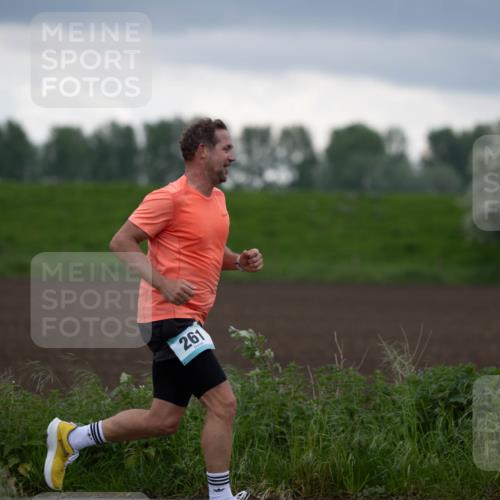 05.05.2024 - 7. Wedeler Halbmarathon Michael Strokosch http://msf.ph/oto/6221019 05.05.2024 10:55:49 Laufen 261 meine-sportfotos.de