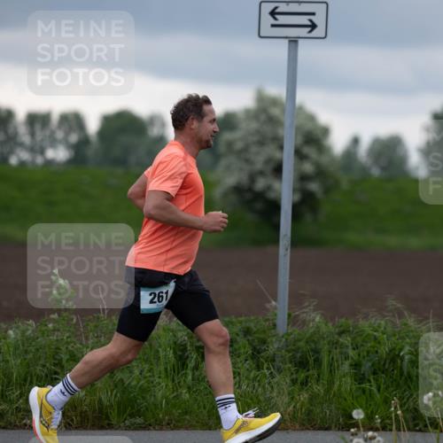 05.05.2024 - 7. Wedeler Halbmarathon Michael Strokosch http://msf.ph/oto/6221020 05.05.2024 10:55:49 Laufen 261 meine-sportfotos.de